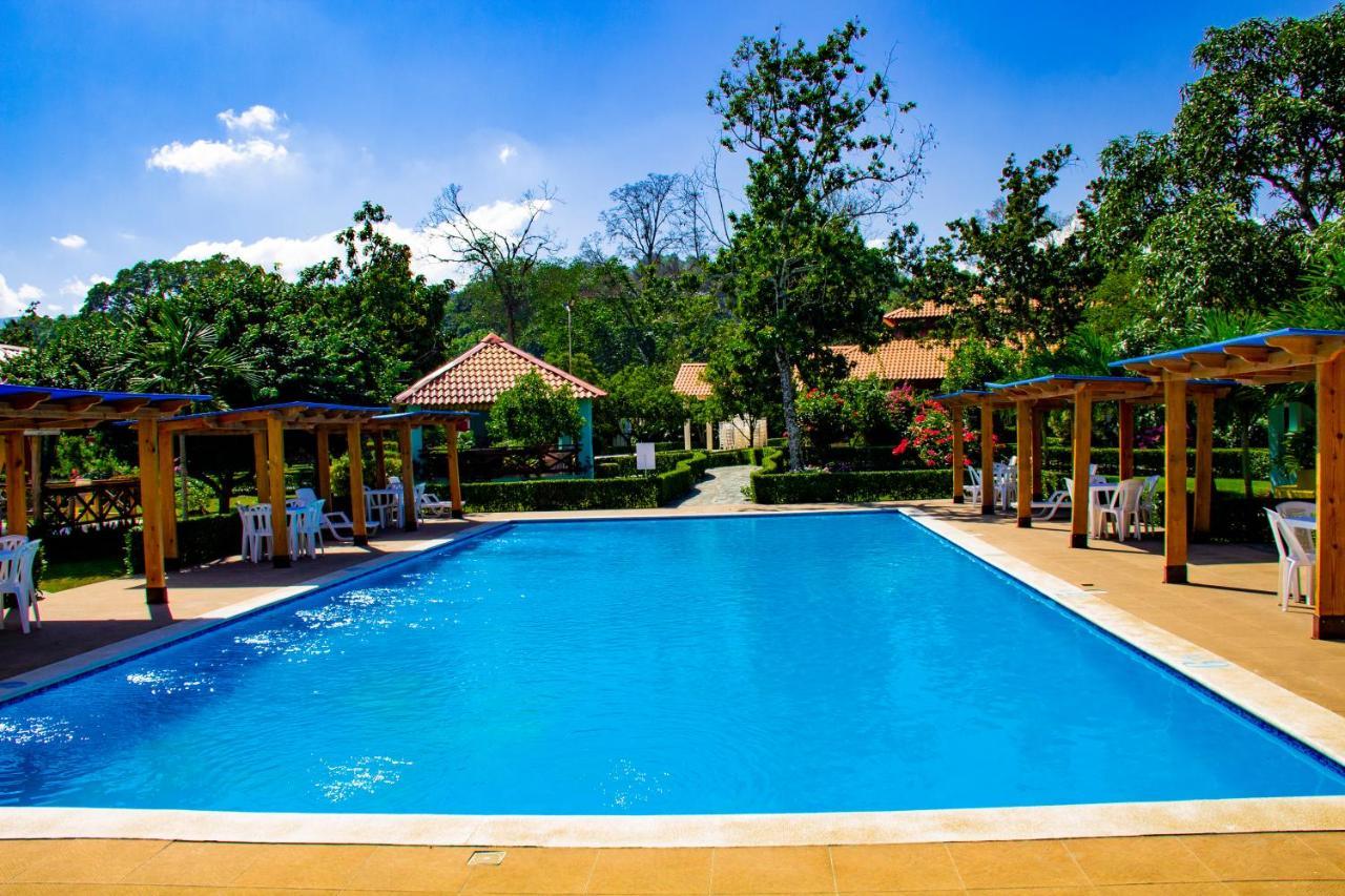 Rancho Guacamayos Hotel & Restaurantes Bonao Bagian luar foto