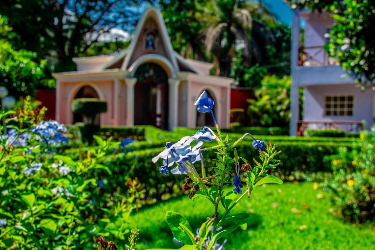 Rancho Guacamayos Hotel & Restaurantes Bonao Bagian luar foto