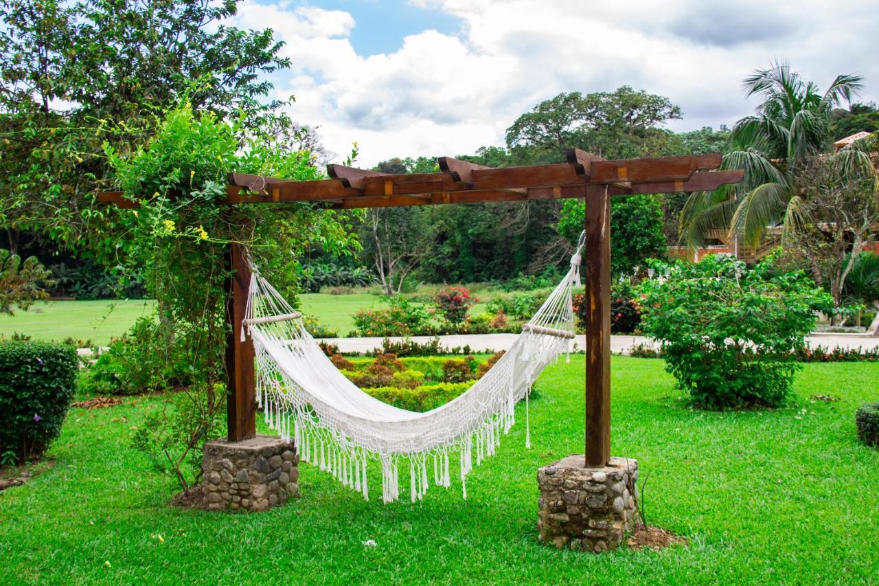 Rancho Guacamayos Hotel & Restaurantes Bonao Bagian luar foto