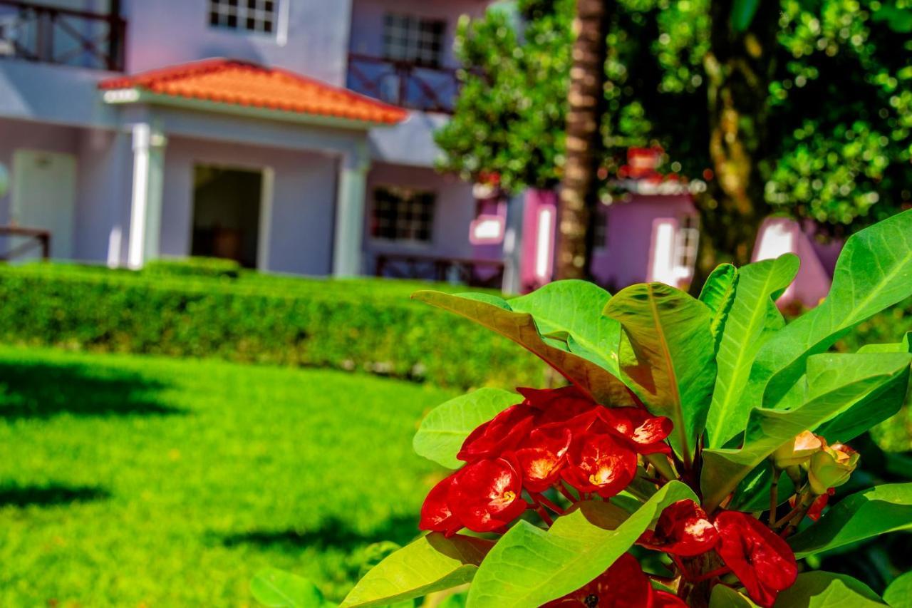 Rancho Guacamayos Hotel & Restaurantes Bonao Bagian luar foto