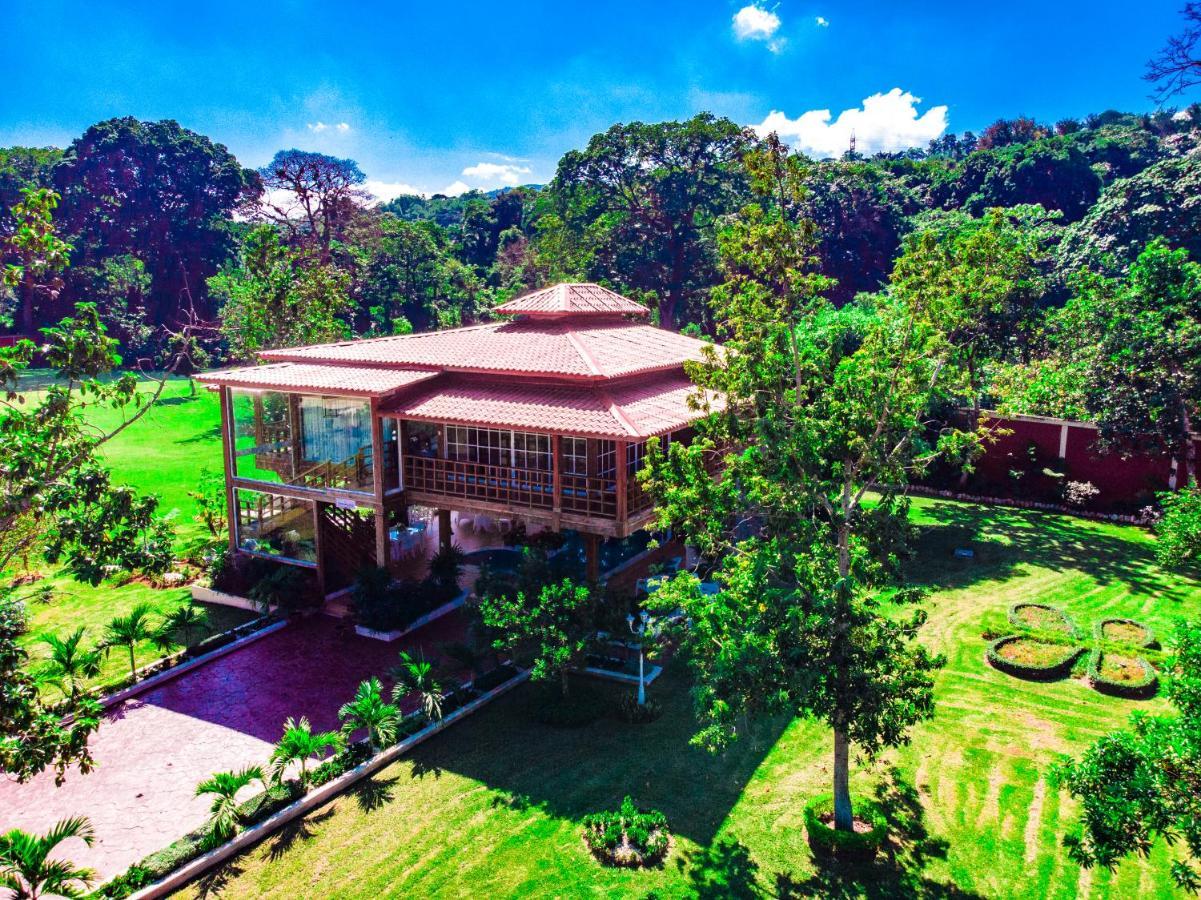 Rancho Guacamayos Hotel & Restaurantes Bonao Bagian luar foto