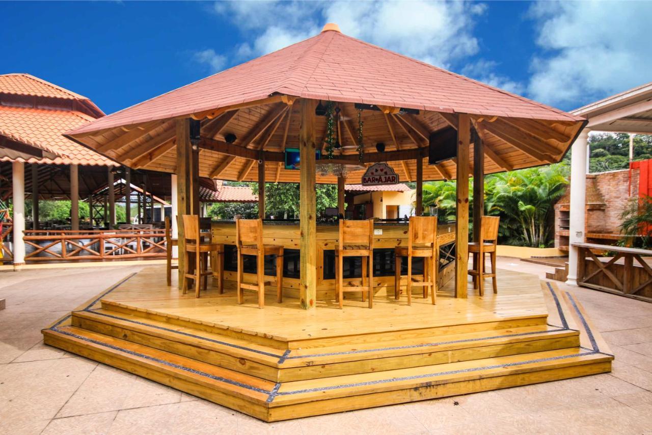 Rancho Guacamayos Hotel & Restaurantes Bonao Bagian luar foto